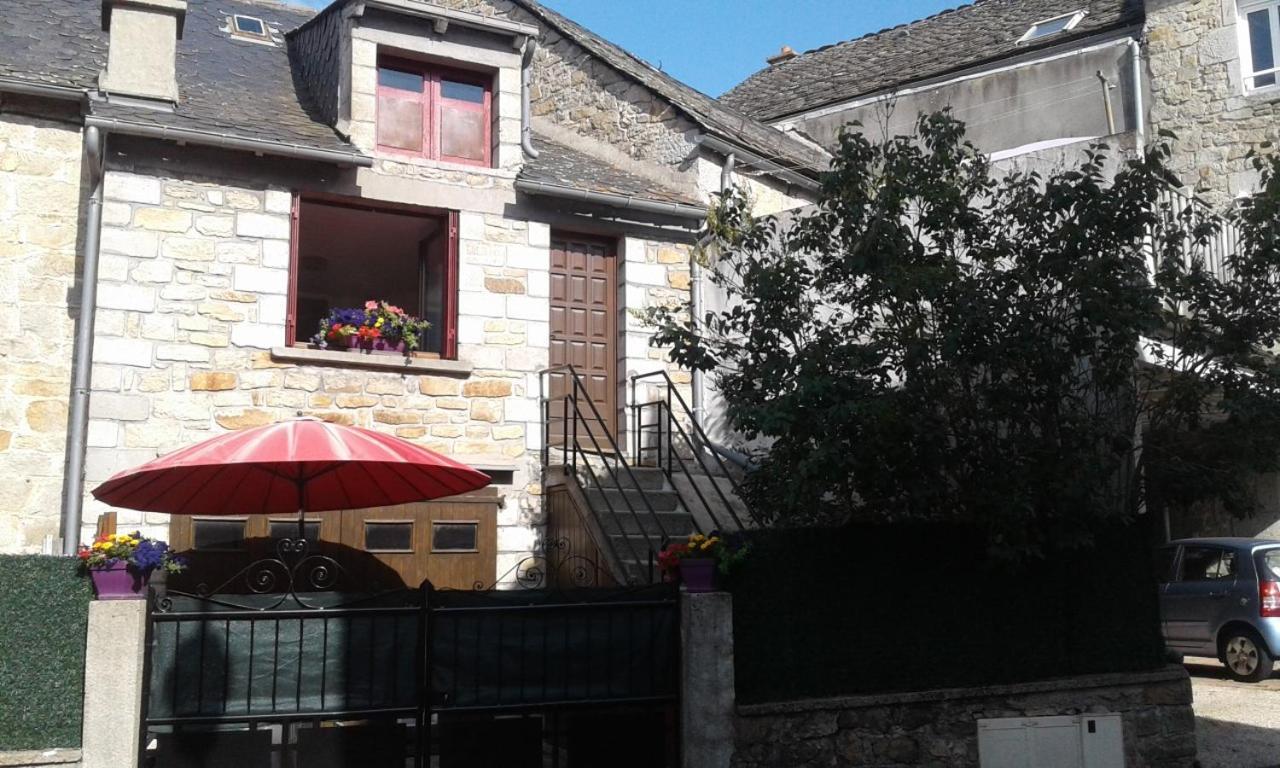 Petit Gite De La Fontaine Aumont-Aubrac Eksteriør billede